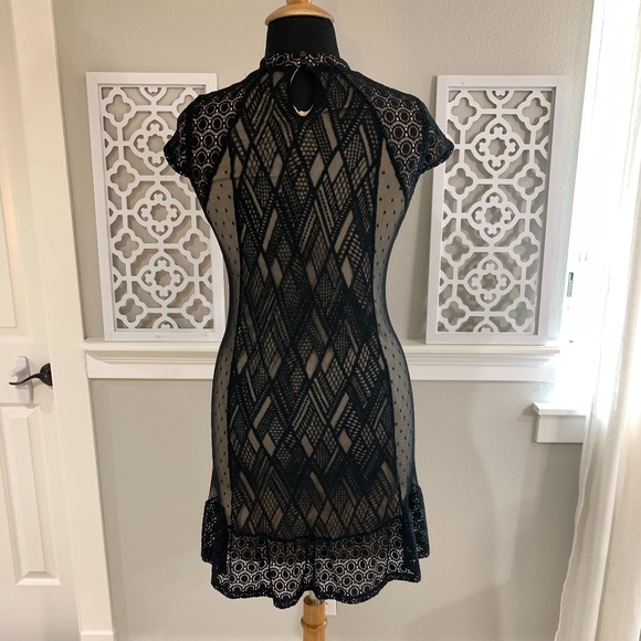 Vintage Style Lace Dress - Picture 5 of 11